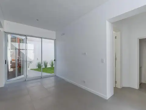 Venta - Casa de pasillo NO PH a estrenar 2 dormitorios, Jardín Barrio Echesortu