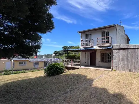 VENTA CASA 4 AMBIENTES CON PILETA EN SIERRA MDP