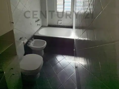 43 Entre 4 y 5 400, Piso 0