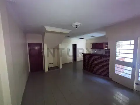 Departamento de 3 Dormitorios Tipo Casa en Alquiler