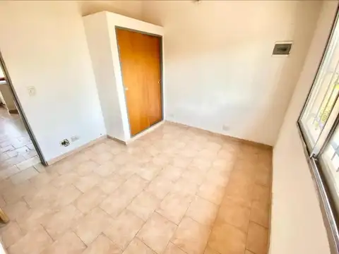 Depto Tipo Casa en Venta en Castelar, USD 158.000