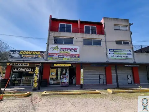 Venta en Bloque, Múltiples rentas. 5 LOCALES y 3 DUPLEX. Sobre French, Del Viso, Pilar. APTA CREDITO