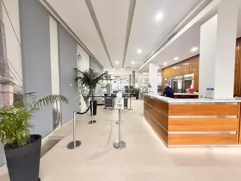 Oficina 6 ambientes con 2 baños