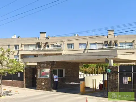 VENTA - Departamento de 2 ambientes con jardín en Complejo Sucre, Beccar, cochera y pileta
