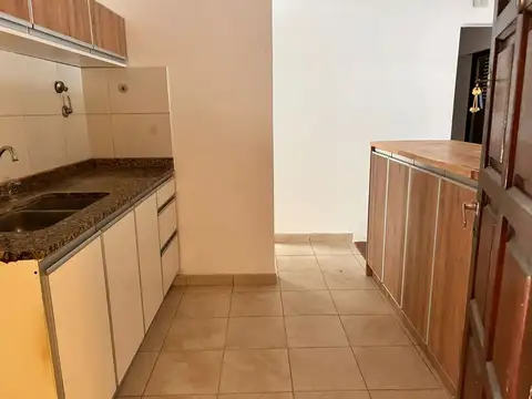 Casa en Alquiler con 1 cochera