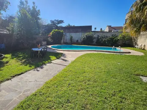 Casa 5 ambientes con 2 baños