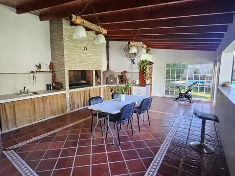 Venta Casa 5 ambientes Lomas de Zamora