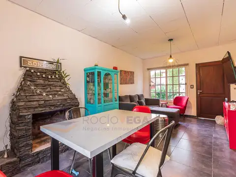 Casa en Venta con 3 cocheras