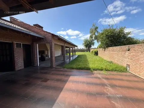 Casa en  venta de 6 dormitorios  en La Plata