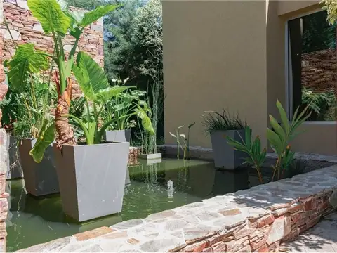 Casa 6 ambientes con 2 baños