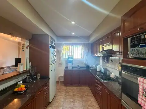 Casa en venta c/ cochera en San Antonio de Padua