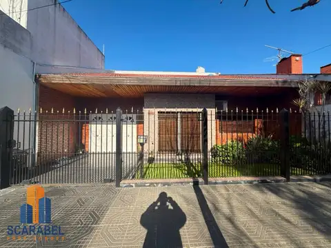 Casa en venta c/ cochera en San Antonio de Padua