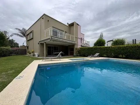 Casa Barrio La Candela Pilar - Excelentes Accesos 