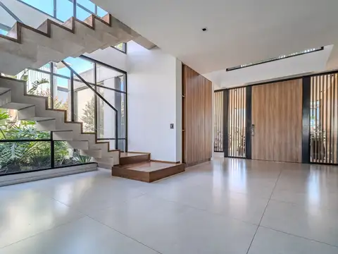 Casa 6 ambientes con 6 baños