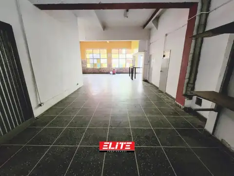 Depósito / Local + PH 1er piso – Ideal supermercado con vivienda ¡SIN EXPENSAS!