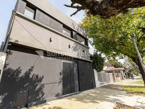 Depto Tipo Casa en Venta con 1 cocheras