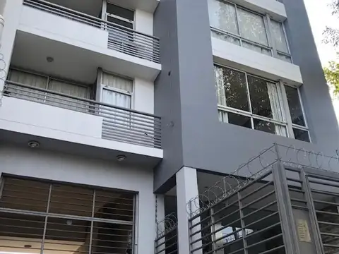 Av. Alsina 1275 , Piso 1