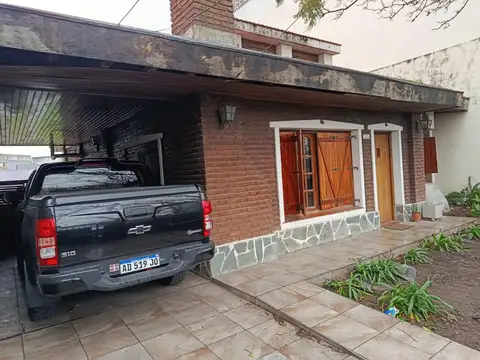 Casa en Venta con 3 cocheras