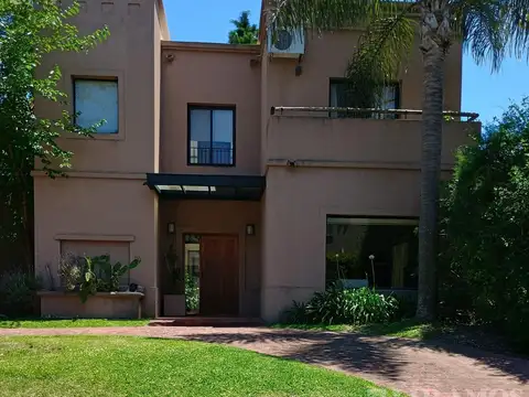 Lindisima casa en venta en Barrio Saint Matthews 