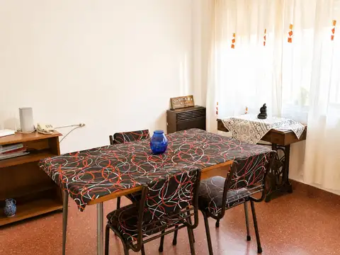 Depto Tipo Casa en Venta de 4 ambientes