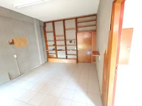 VENTA DE OFICINAS EN LINIERS - EXCELENTE UBICACION