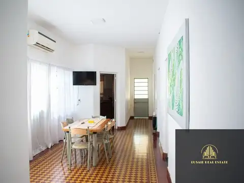 Casa 5 ambientes con 2 baños