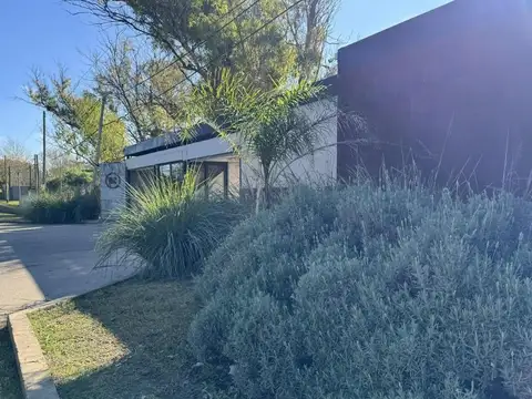 Lote en venta de 401 m2 en Barrio cerrado Pueblo DC I, calle 133 entre 505 y 506