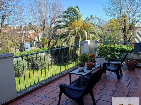 Casa 5 ambientes con 3 baños