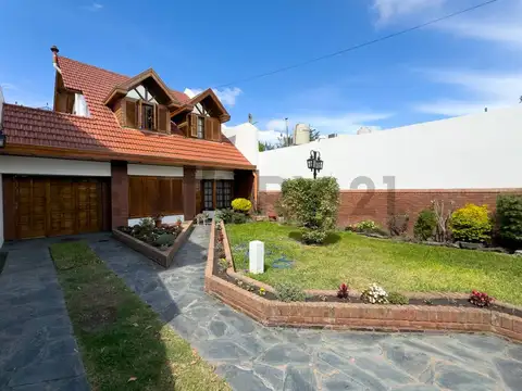 Hermosa Chalet en dos plantas a la venta en Quilmes Oeste