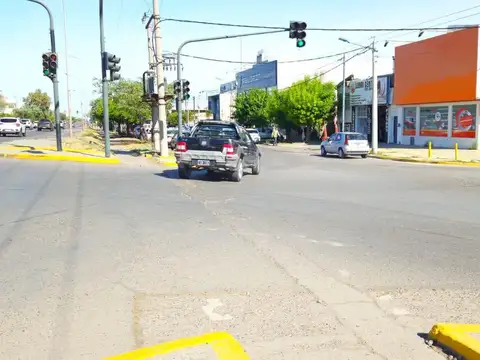 Venta Local Comercial y Oficinas - Féliz San Martín al 1.000 - Neuquén Capital
