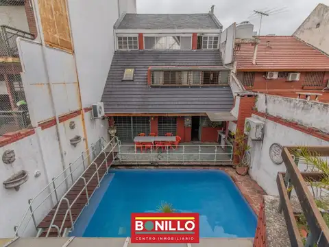 Casa en Venta con 2 cocheras