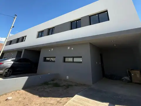 VENTA DUPLEX 3 DOR EN QUEBRADAS DE MANANTIALES