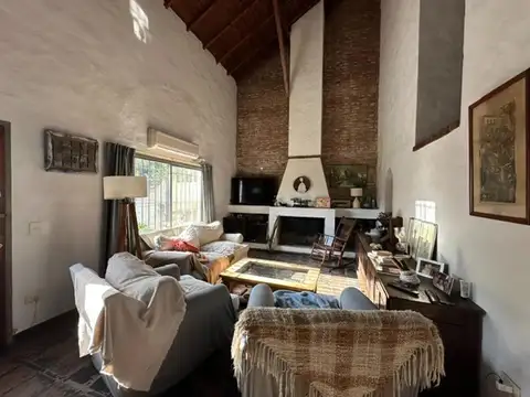 Casa en Venta en Don Torcuato, USD 186.000