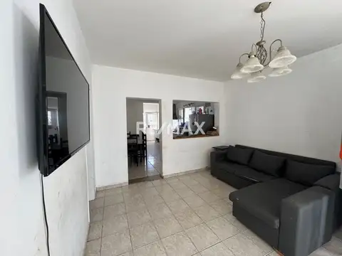 Casa 5 ambientes con 1 baño