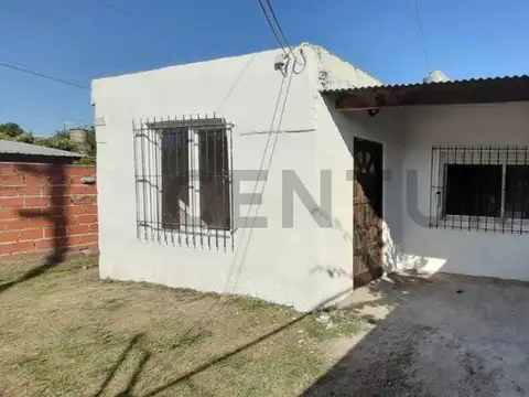 Venta de Casa mas 2da Casa al Fondo en Jose C. Paz, San Martin, Buenos Aires