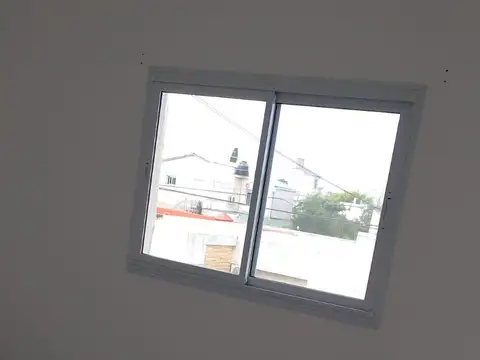 Departamento  dos ambientes Planta Alta  Agulleiro esq  R Falcon