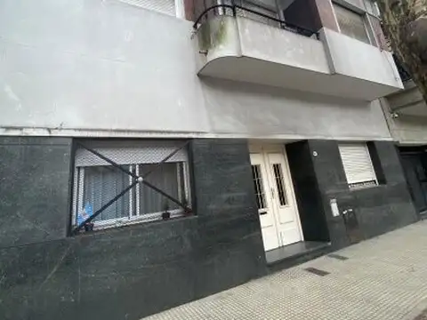 CABALLITO,2AMB, 1P- ESCALERA, METROS RIVADAVIA, FERROCARRIL SARMIENTO SUBTE EXCELENTE UBICACION...