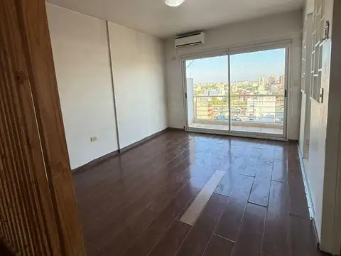 Monoambiente - Contrafrente - Balcon - Muy Luminoso - Pileta