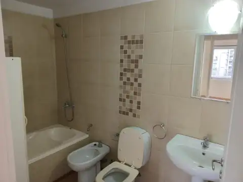 Departamento en Alquiler en Floresta, $ 500.000