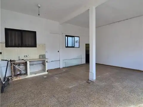 Local en Alquiler en Banfield, $ 700.000
