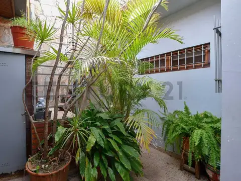 CASA EN VENTA EN TOLOSA LA PLATA DE 3 DORMITORIOS APTA BANCO.