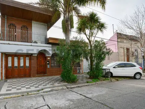 CASA EN VENTA EN TOLOSA LA PLATA DE 3 DORMITORIOS