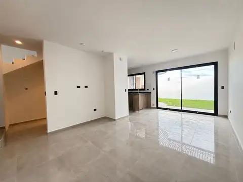 VENTA DUPLEX DOS DORMITORIOS QUEBRADAS MANANTIALES