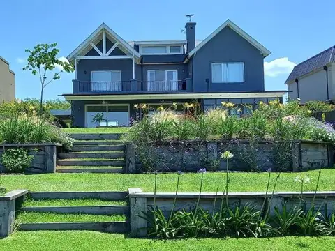 Alquiler casa moderna al rio muelle en Villanueva 