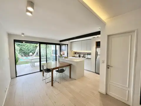 Casa en Alquiler con 1 cochera