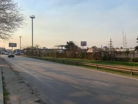 Terreno en Venta 105  mts Frente