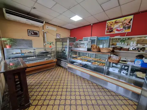 San Martin al 600 RN11 - Panadería y casa