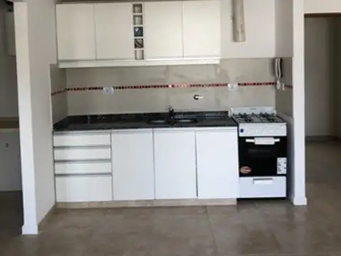 DEPTO DE UN DORMI, AMPLIOS AMBIENTES, EXCELENTE UBICACIÓN