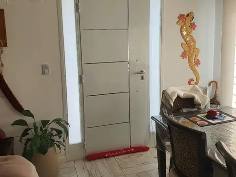 Depto Tipo Casa 4 ambientes con 2 baños