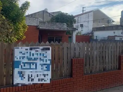 OPORTUNIDAD CASA 3 AMB BARRIO MARINA ESCUCHA OFERTAS